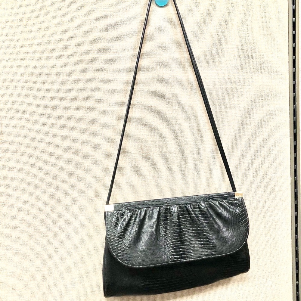 Vintage patent leather shoulder purse
